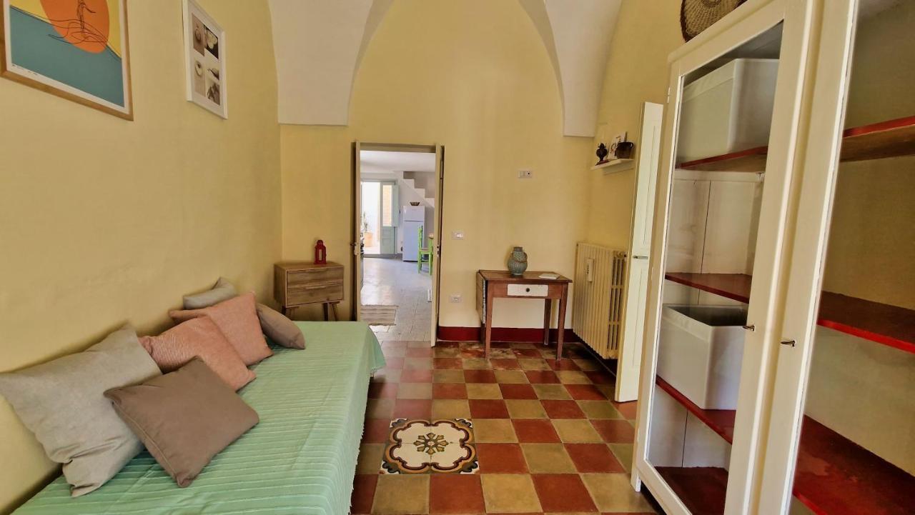 Villa A quai a Chiara Andrano Esterno foto